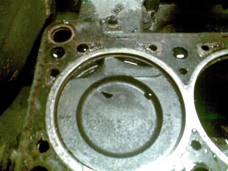 VW Golf - Sådan så stempel 1 ud efter at have kørt ca. 30km i den... NEDEREN! billede 5