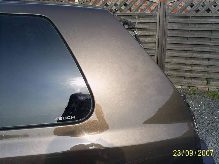 VW Golf 3 1,8 - Lige kommet fra maler. billede 1