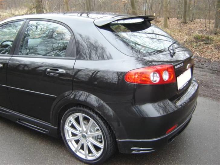 Chevrolet Lacetti 1,6i *SOLGT*  - Den spoiler gør altså lige det sidste! billede 3