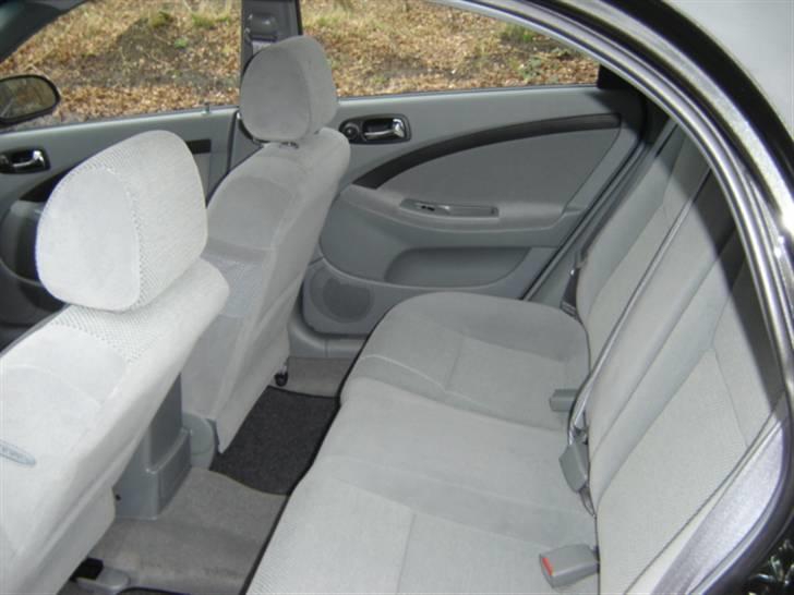 Chevrolet Lacetti 1,6i *SOLGT*  - Kabinen. Ikke det helt vilde, men man sidder sku godt! billede 11