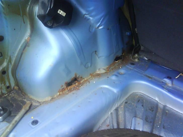 Mazda 323 -SOLGT- billede 9