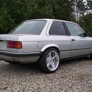 BMW e30 325e m30