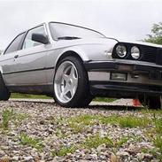 BMW e30 325e m30