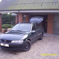 Opel Vectra B Stc. Totalskadet