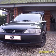 Opel Vectra B Stc. Totalskadet