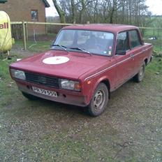 Lada 2105 hvil i fred