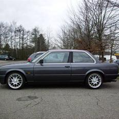 BMW 323i E30 *Solgt*