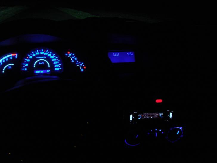 Opel Vectra B V6 Sport - Instrumentlyset om natten. billede 9