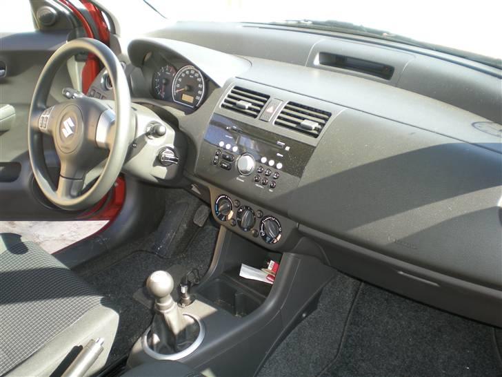 Suzuki swift 1,5 GLX SMADRET billede 13