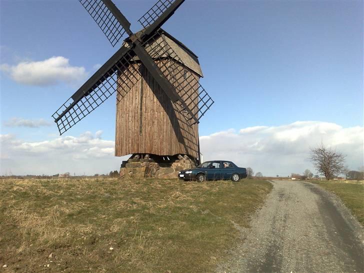 Nissan Sunny skrottet billede 18