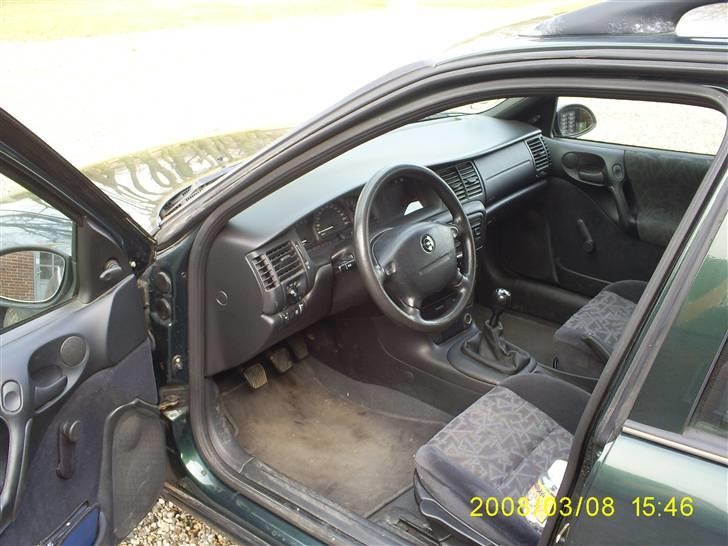 Opel Vectra B Stc. Totalskadet billede 3