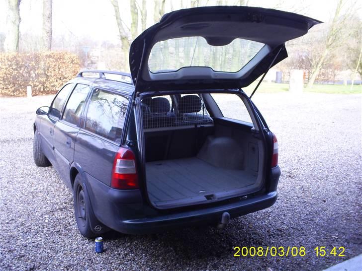 Opel Vectra B Stc. Totalskadet billede 8