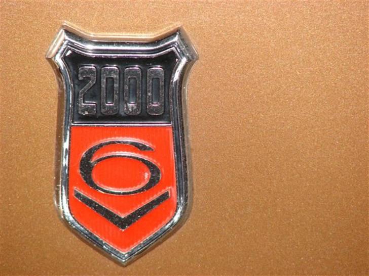 Ford Taunus mk III V6 GXL 4d   - Det er det rigtige emblem på en Taunus mkIII.......... billede 15