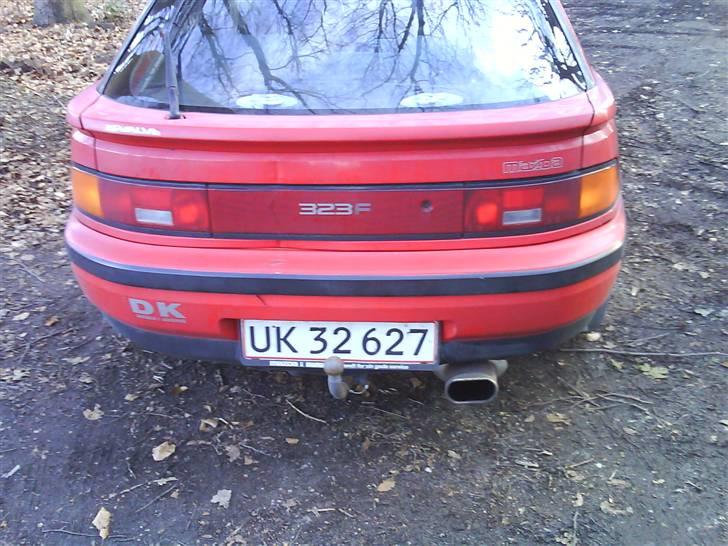 Mazda 323 F *SOLGT* billede 4