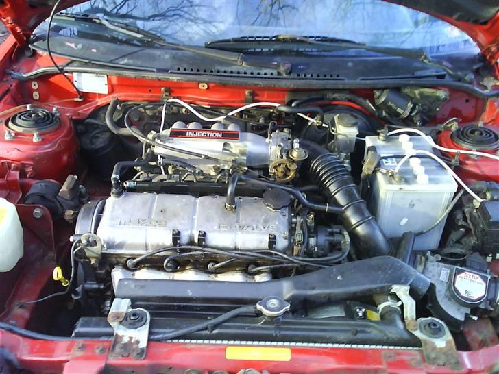 Mazda 323 F *SOLGT* billede 7