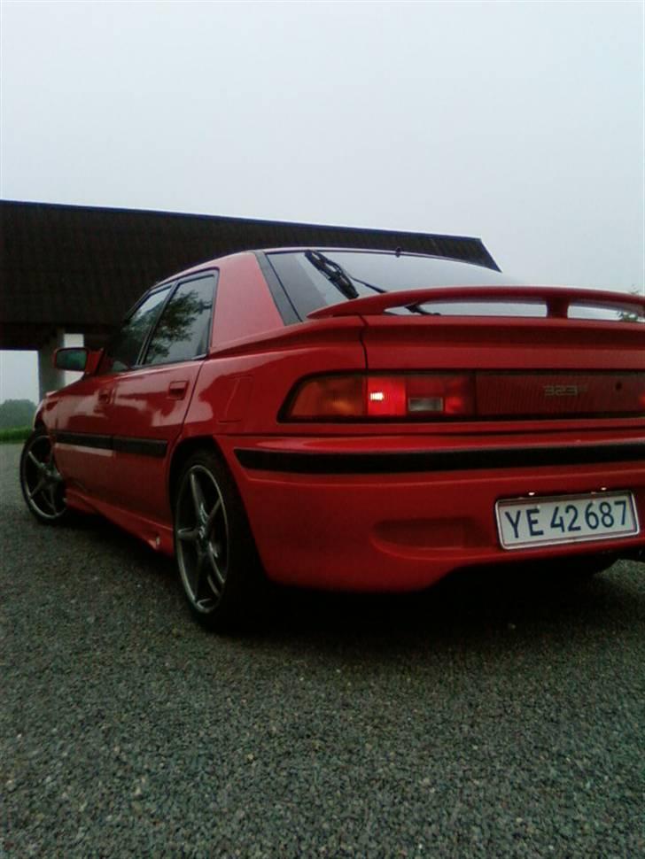Mazda 323F 1,8 GT billede 5