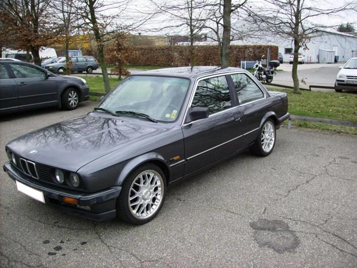 BMW 323i E30 *Solgt* billede 1