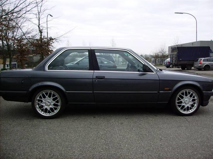 BMW 323i E30 *Solgt* billede 4