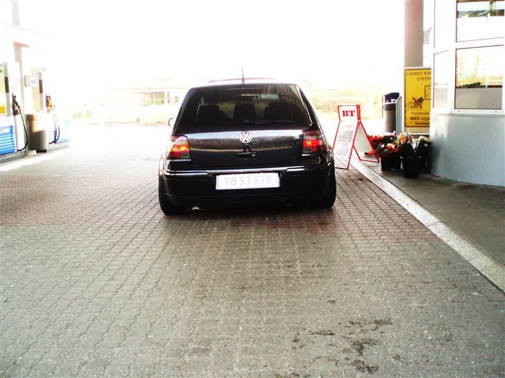 VW Golf 4 GTi 1.8 Turbo - Lige et billede fra da jeg var hjemme i påsken 2009. Man kan lige skimte den nye udstødning. billede 14