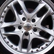 BMW 325i Sedan (Solgt)