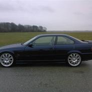 BMW 323I Coupe SOLGT