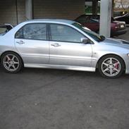 Mitsubishi evo 8 