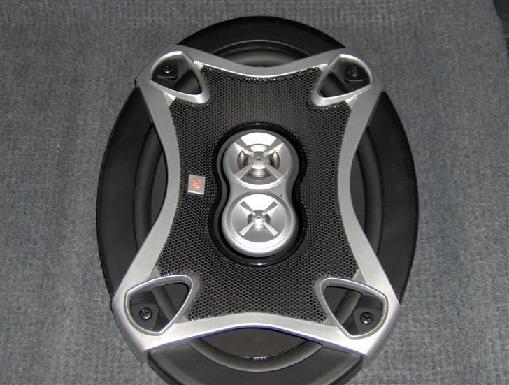 VW Golf II (SOLGT) - 6*9 Jbl højtalere i hattehylden billede 4