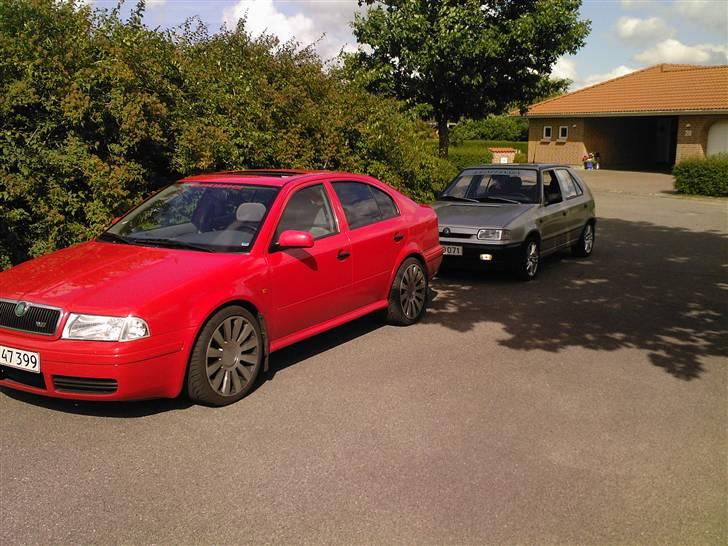 Skoda Octavia - octavia vs. felicia- min gamle bil bagved og ny foran;) billede 10