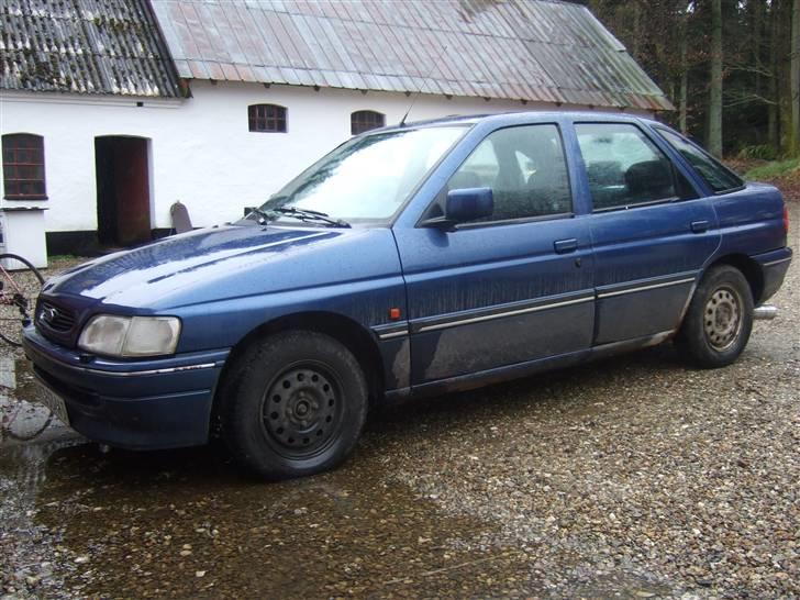 Ford Escort (skrottet) billede 1