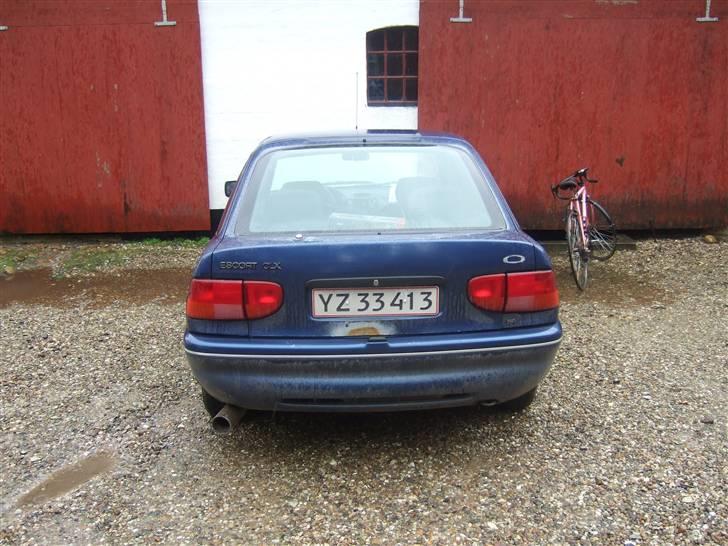 Ford Escort (skrottet) billede 3