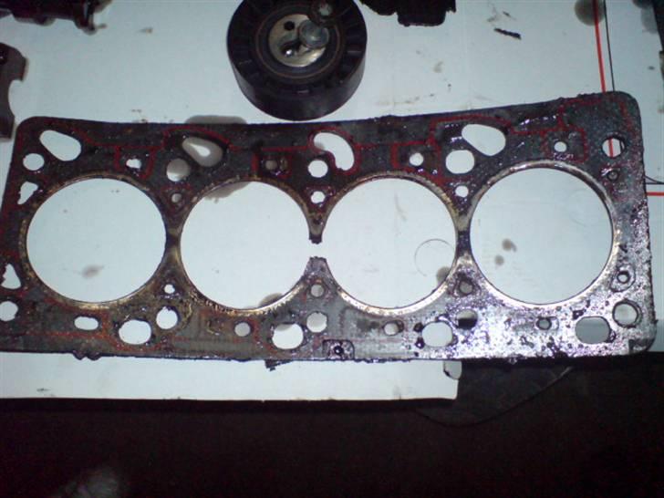 Ford Escort 1,8 16V CL solgt billede 9