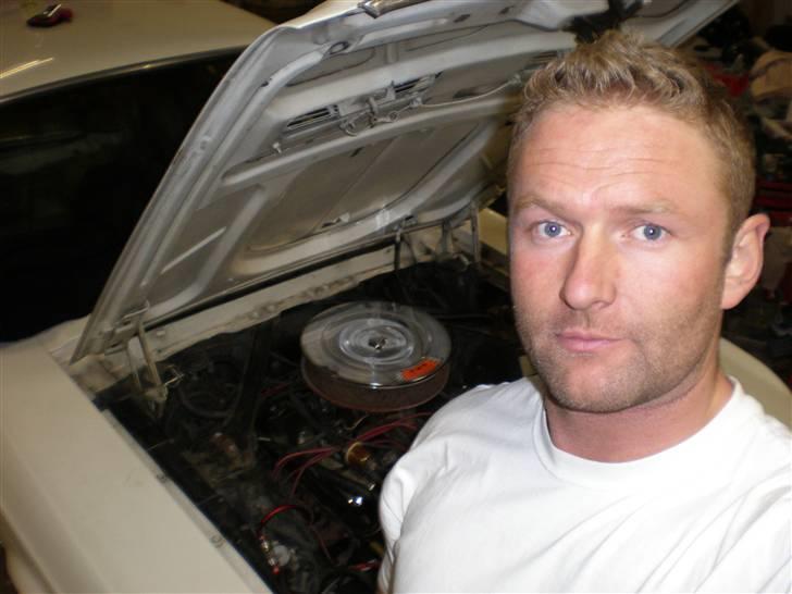 Ford Mustang HT --SOLGT-- - Træt med fornøjet mand efter 1 laaaang dags arbejde på svinet billede 11