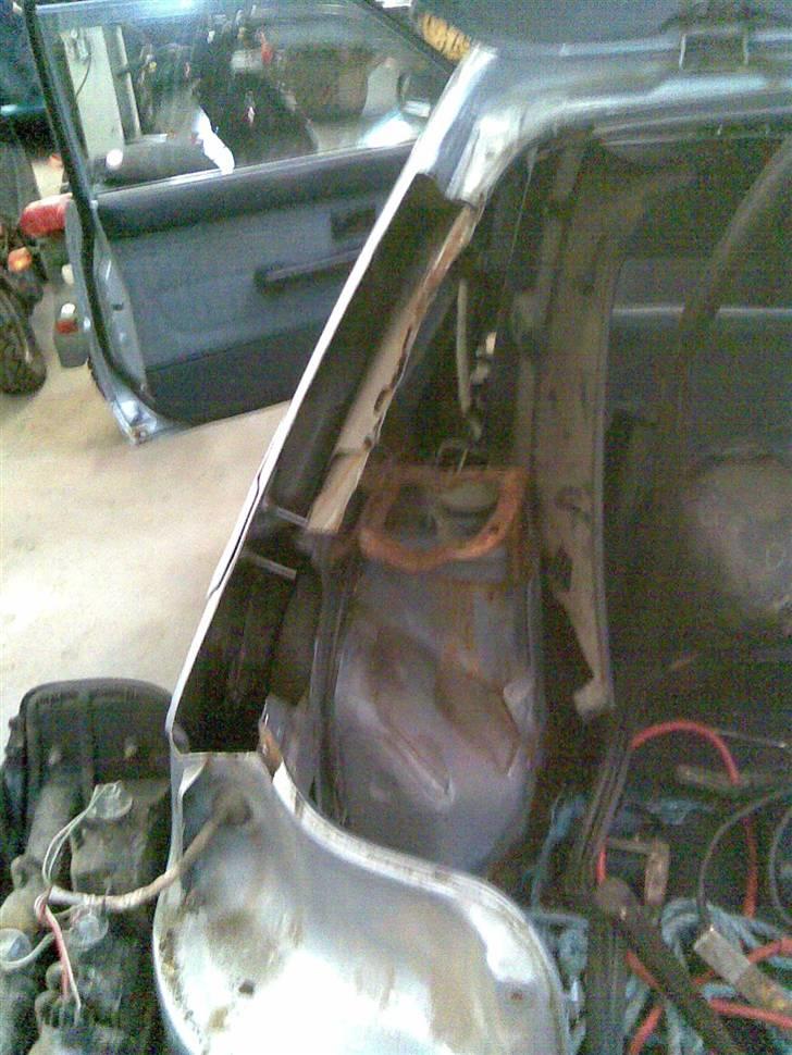 Toyota Corolla  -=SOLGT=- - Er ved at lave lidt rust i den. på billed fem kan man se resultatet. billede 15