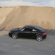 Audi TT coupe Quattro (SOLGT) 