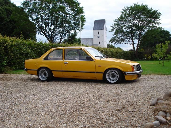 Opel Rekord E1 købt tilbage! - Så er der kommet fælge på billede 1