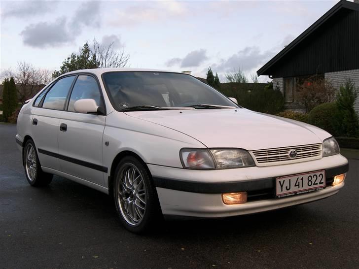 Toyota Carina E TIL SALG billede 1