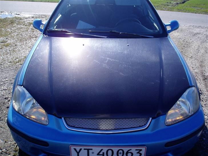 Honda Civic (Solgt) - Tydligt billede af carbonhjelmen! billede 7