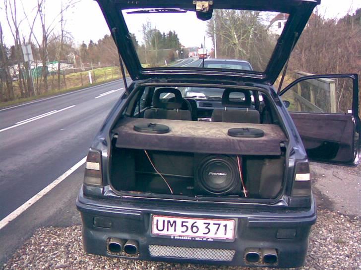 Opel kadett gsi ((SOLGT)) billede 2