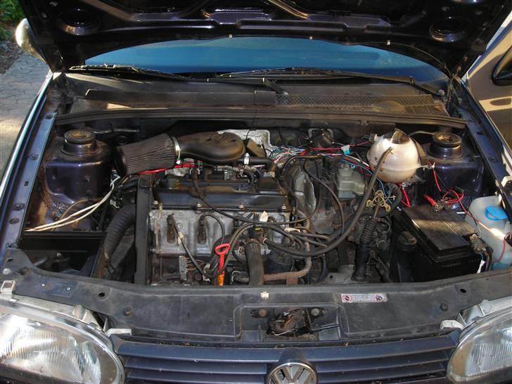 VW Golf 3 *SOLGT* - motorrum inden jeg skiftede til orginal filter billede 8