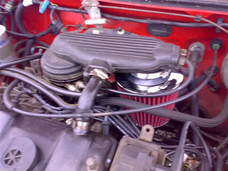 Peugeot 309 1,4i GLX SOLGT - Motorrummet med det lækre sportsfilter. billede 8