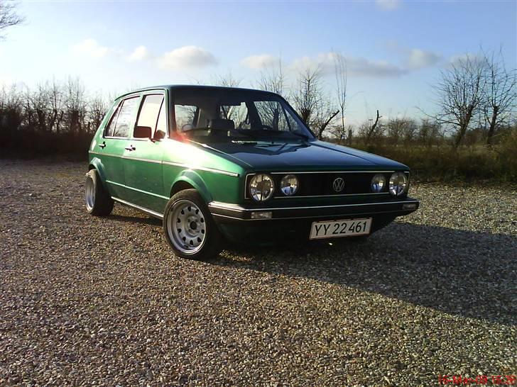 VW Golf 1  ...SOLGT... billede 1