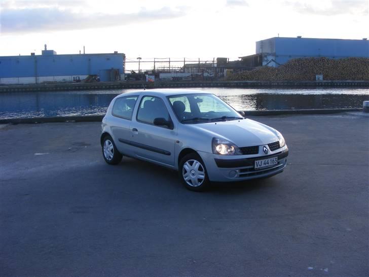 Renault Clio ll 1.2 16V TILSALG billede 2