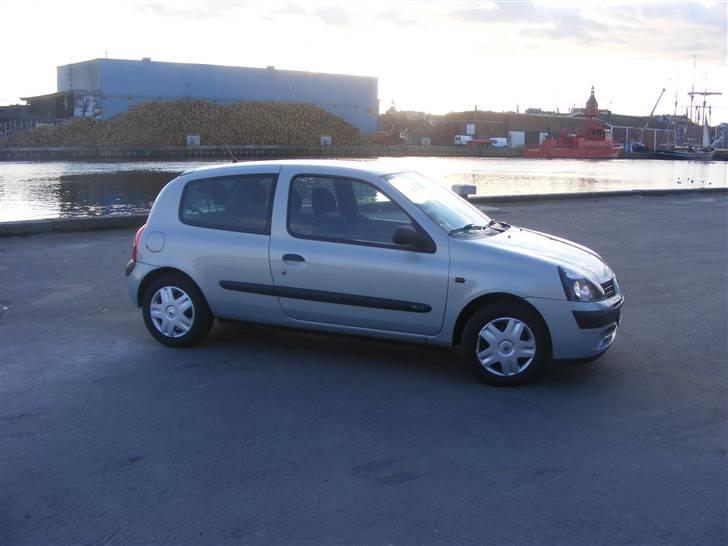 Renault Clio ll 1.2 16V TILSALG billede 3