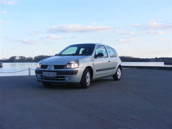 Renault Clio ll 1.2 16V TILSALG billede 4