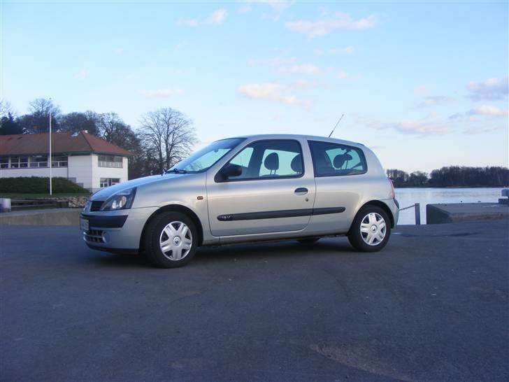 Renault Clio ll 1.2 16V TILSALG billede 5