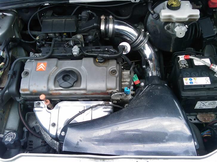 Citroën Saxo -> Solgt! - Har lige poleret dækslet over manifolden billede 11