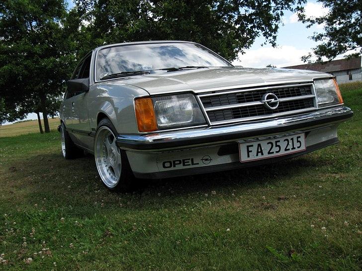 Opel Commodore C 2,5  billede 1