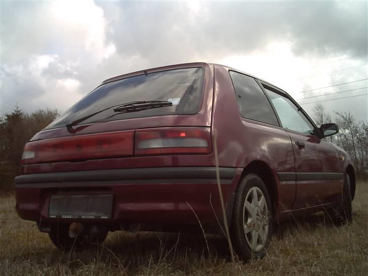 Mazda 323 billede 7