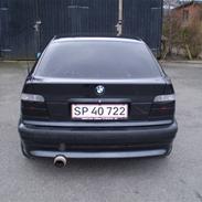 BMW e36 compact     (SOLGT)