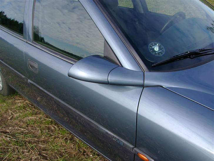 Opel vectra B comfort 1,8 16v   TIL SALG billede 4